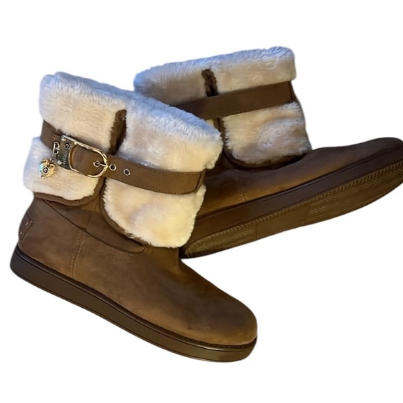 Guess ladies booties NWOT, camel color, brass accessories size 7 1/2 medium - Picture 1 of 14